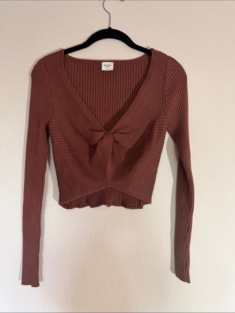 Abercrombie & Fitch Ribbed Twist-Front Crop Top - Chocolate Brown - Picture 3 of 6